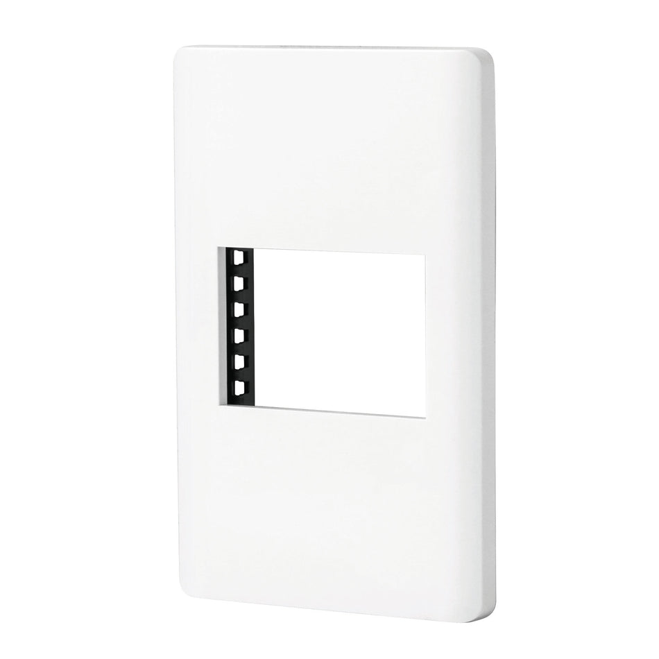 Placa blanca de 1 ventana 1.5 módulos, línea Lisboa, Volteck SKU PPSE15-LB0