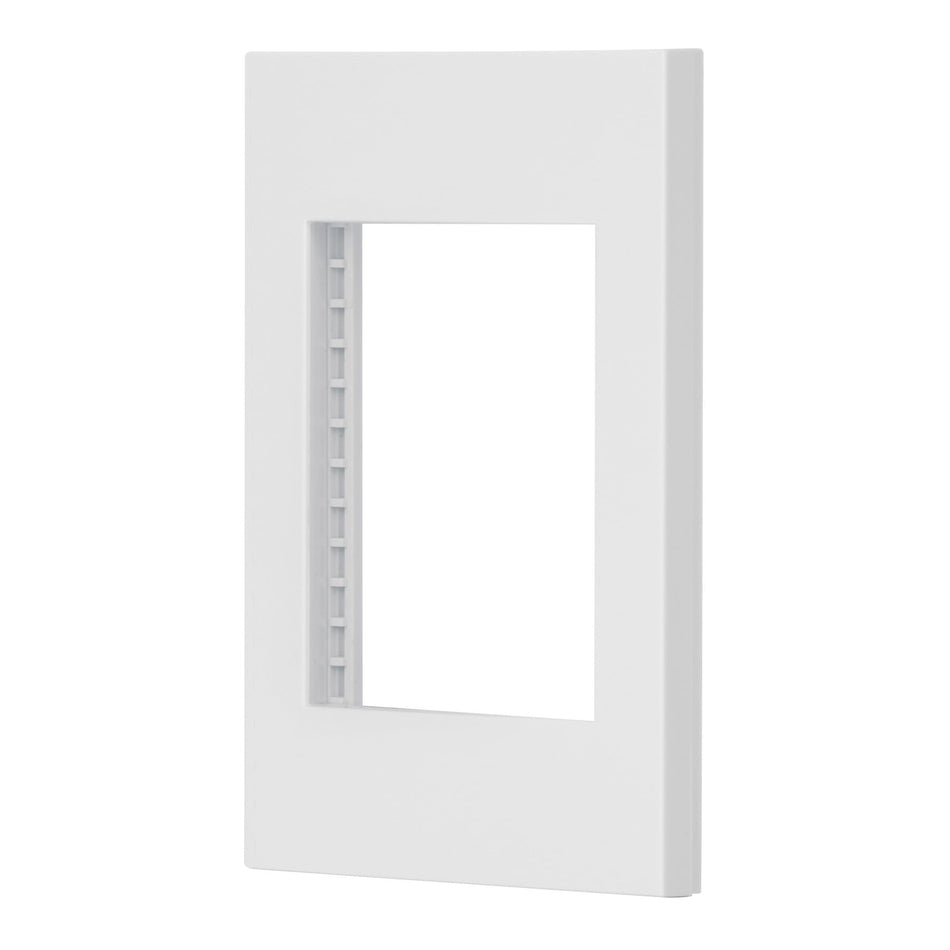 Placa 1 ventana, 3 módulos, línea Española, color blanco SKU PPTR-EB0